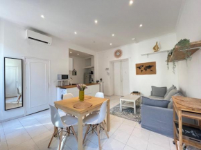 Nice Renting - GRIMALDI - Best Place Heart of Golden Square - AC - Fully Equipped